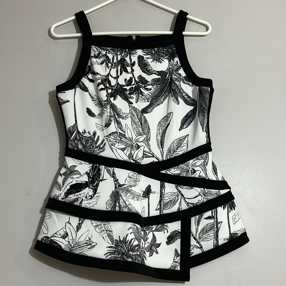 Black and White Tropical Sleeveless Top size M